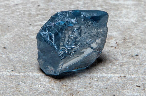 Голубой алмаз весом 39,94 карата